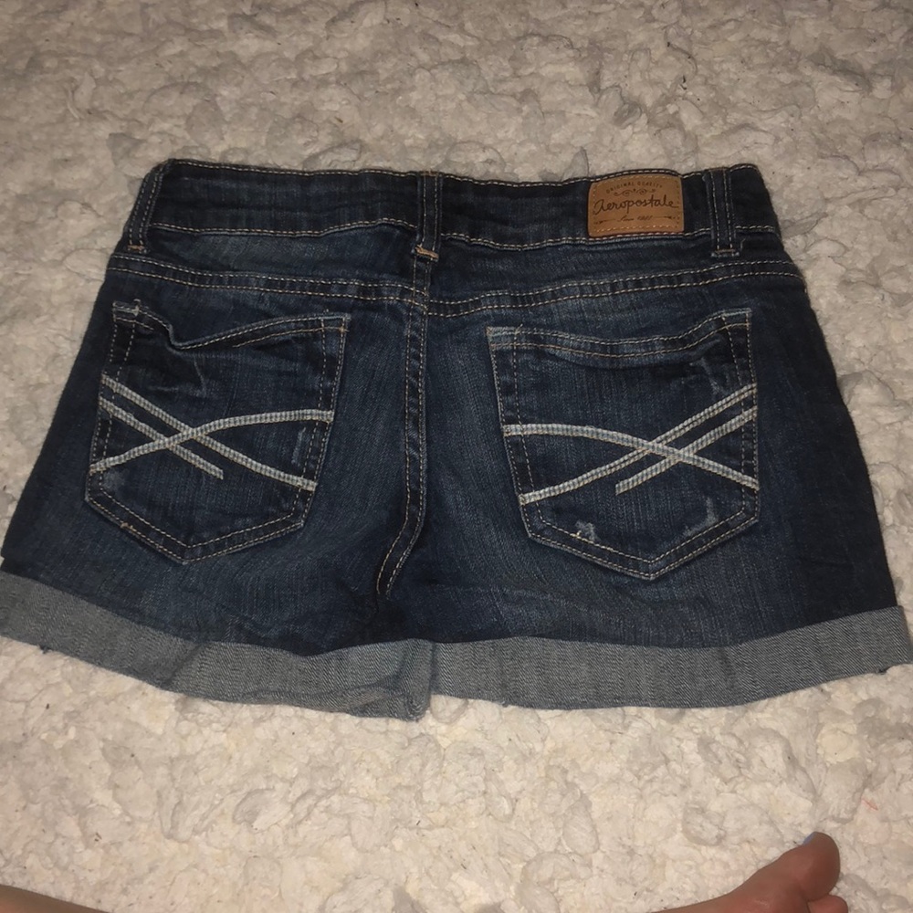Low Rise Cuffed Shorts - Picture 2 of 3